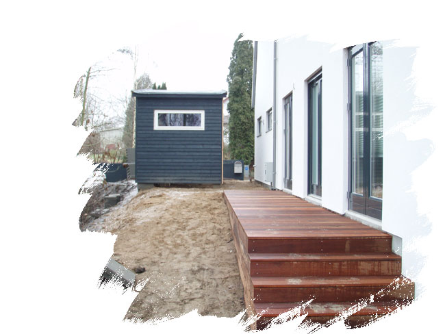 Terrasse i h�rdt tr� - 60 kvadrat meter + haveskur
